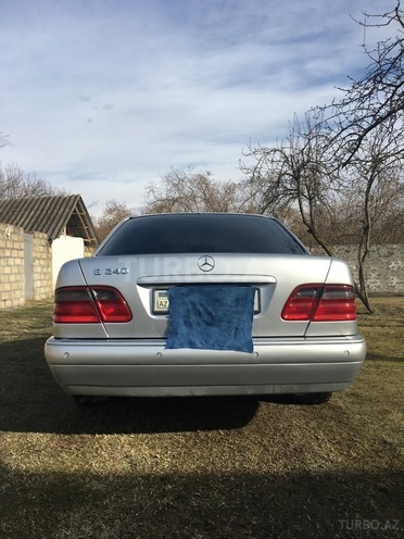 Mercedes E 240 1998, 330,000 km - 2.4 l - Zaqatala