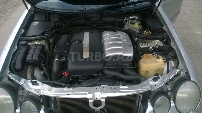 Mercedes E 270 2001, 276,000 km - 2.7 л - Bakı