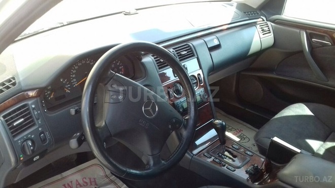 Mercedes E 200 2000, 228,000 km - 2.0 l - Bakı