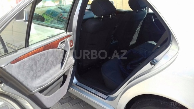 Mercedes E 200 2000, 228,000 km - 2.0 l - Bakı