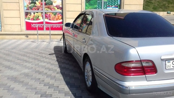 Mercedes E 200 2000, 228,000 km - 2.0 l - Bakı
