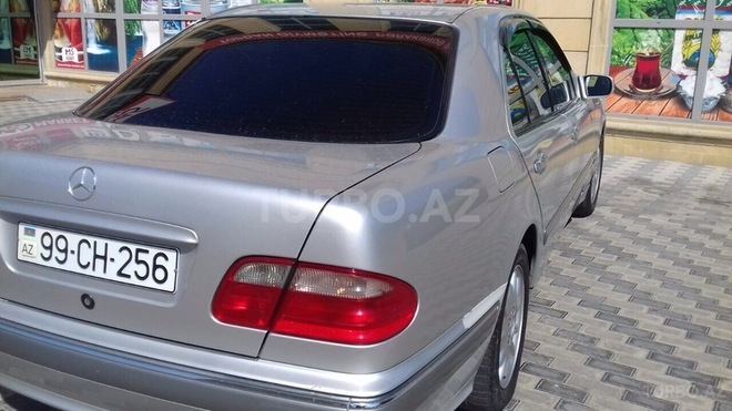Mercedes E 200 2000, 228,000 km - 2.0 l - Bakı