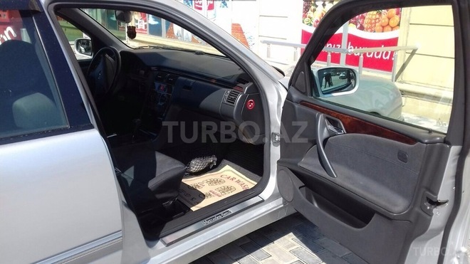 Mercedes E 200 2000, 228,000 km - 2.0 l - Bakı