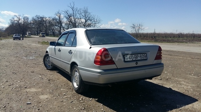 Mercedes C 180 1994, 320,000 km - 1.8 л - Quba