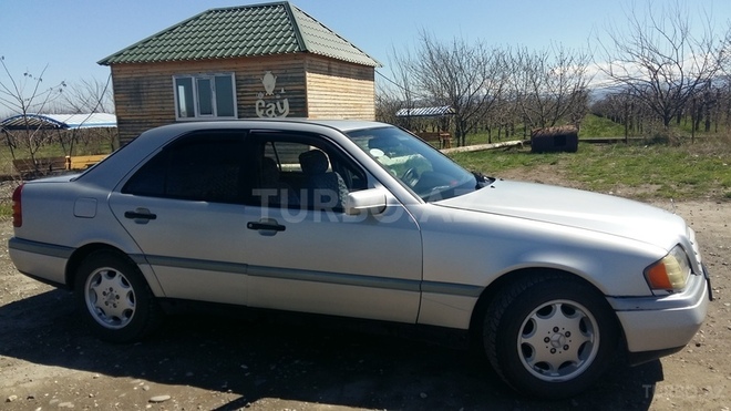 Mercedes C 180 1994, 320,000 km - 1.8 л - Quba