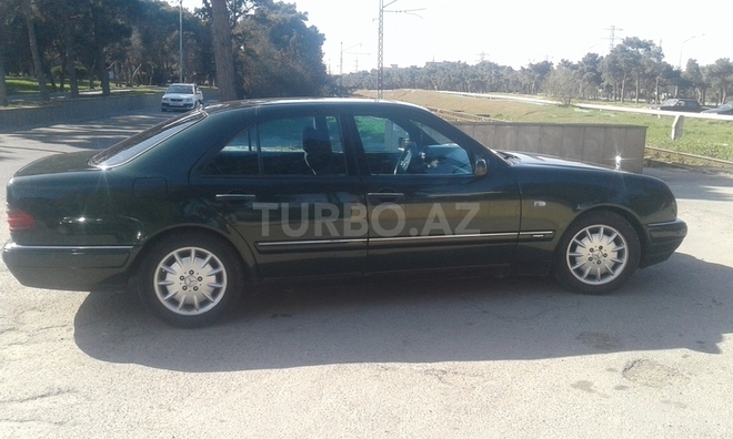 Mercedes E 240 1998, 320,000 km - 2.4 л - Bakı
