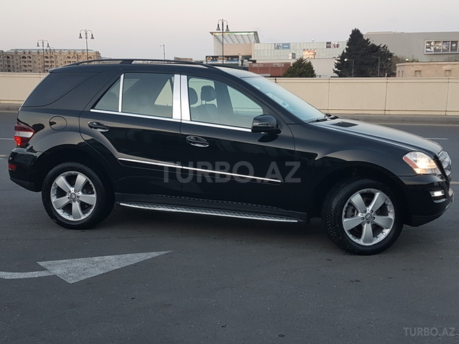 Mercedes ML 350 2011, 54,000 km - 3.5 l - Bakı