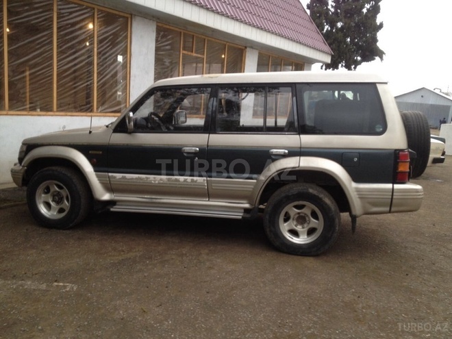 Mitsubishi Pajero 1992, 230,000 km - 2.5 l - Lənkəran