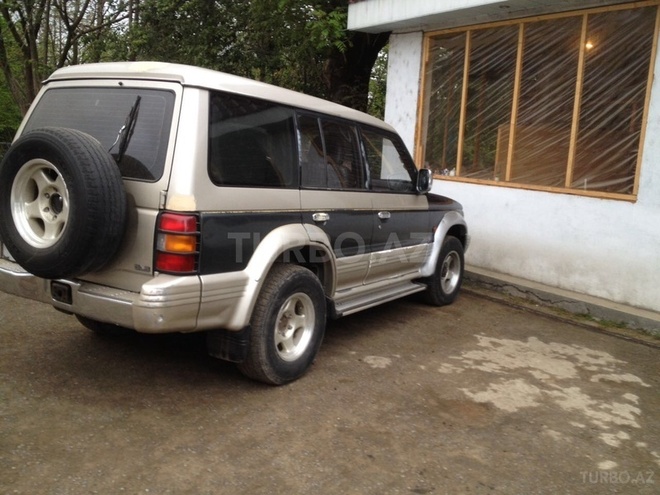 Mitsubishi Pajero 1992, 230,000 km - 2.5 l - Lənkəran