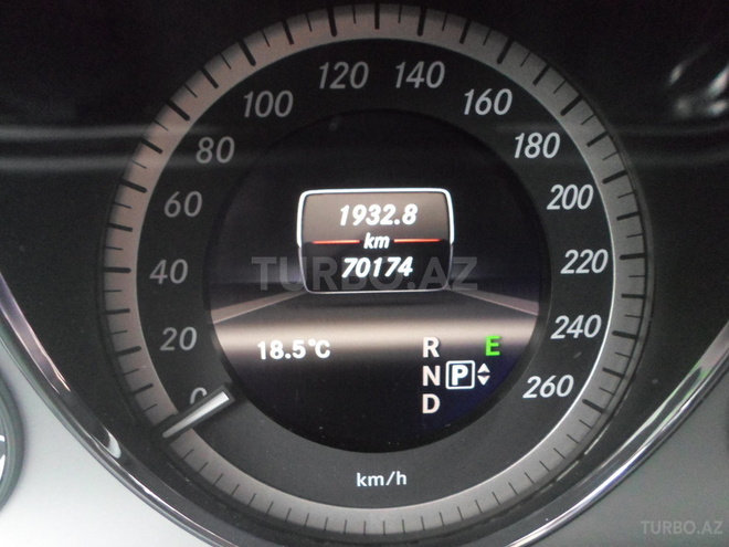 Mercedes E 300 2012, 70,000 km - 3.5 l - Bakı