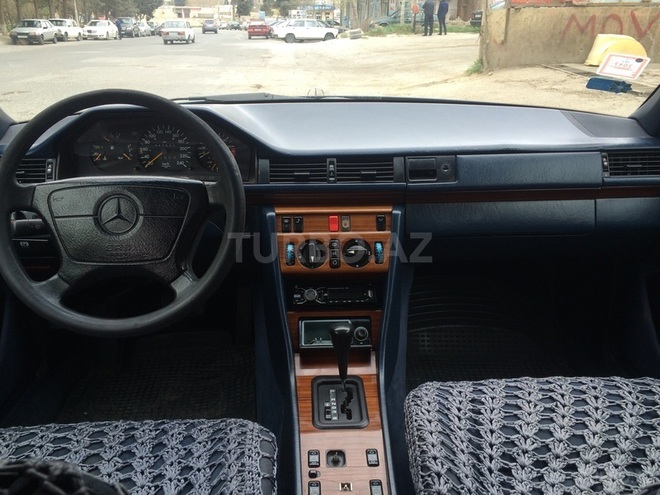 Mercedes E 220 1993, 400,000 km - 2.2 l - Bakı