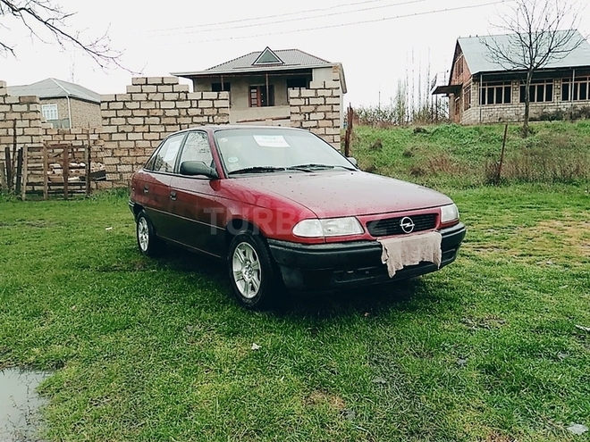 Opel Astra 1994, 25,000 km - 1.6 l - Qusar