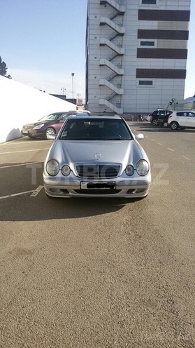 Mercedes E 220 2000, 230,000 km - 2.2 л - Göygöl