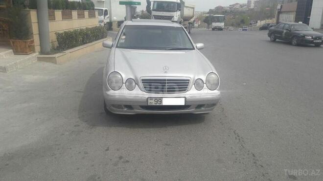 Mercedes E 240 2000, 245,000 km - 2.6 l - Bakı