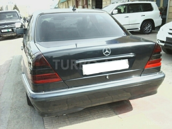 Mercedes C 250 1997, 238,000 km - 2.5 l - Bakı
