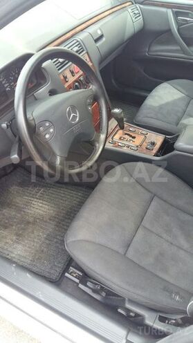 Mercedes E 240 1999, 212,000 km - 2.4 l - Bakı