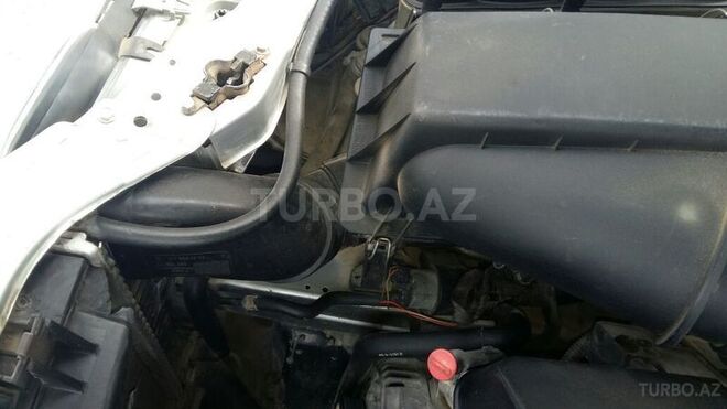 Mercedes E 240 1999, 212,000 km - 2.4 l - Bakı