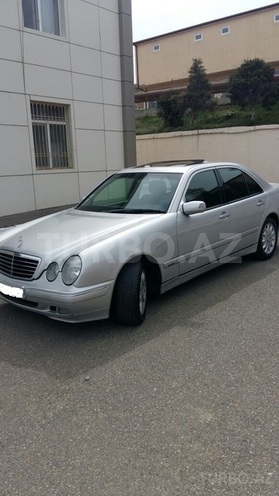 Mercedes E 240 1999, 212,000 km - 2.4 l - Bakı