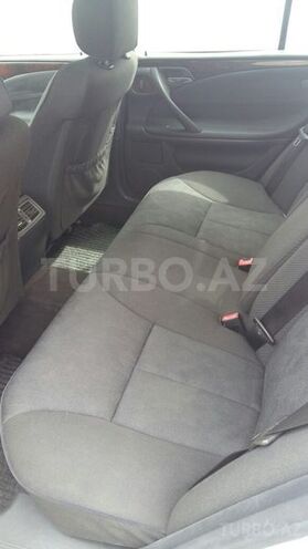 Mercedes E 240 1999, 212,000 km - 2.4 l - Bakı