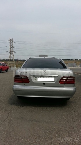 Mercedes E 240 1999, 212,000 km - 2.4 l - Bakı