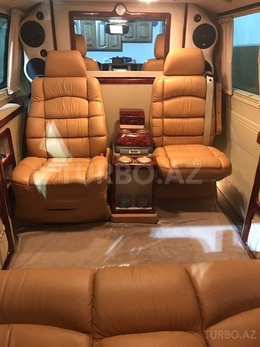 Volkswagen Caravelle 2008, 22,000 km - 3.2 l - Bakı