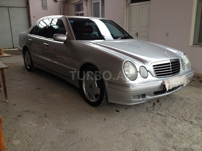 Mercedes E 240 2000, 225,777 km - 2.6 l - Gəncə
