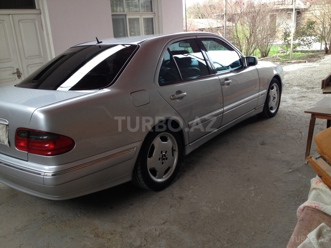 Mercedes E 240 2000, 225,777 km - 2.6 l - Gəncə