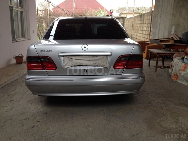 Mercedes E 240 2000, 225,777 km - 2.6 l - Gəncə