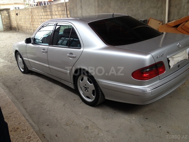 Mercedes E 240 2000, 225,777 km - 2.6 l - Gəncə