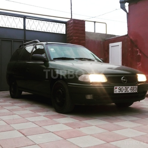 Opel Astra 1997, 200,000 km - 1.6 l - Bakı