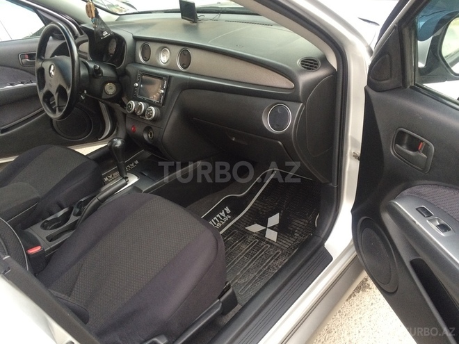Mitsubishi Outlander 2002, 118,041 km - 2.4 л - Sumqayıt