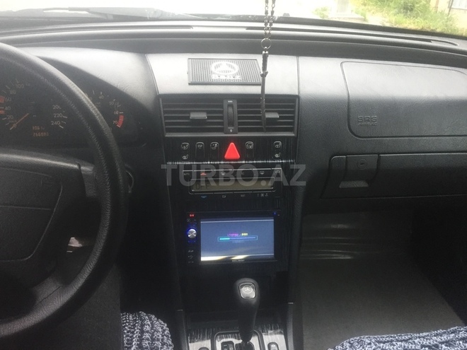 Mercedes C 200 1999, 270,000 km - 2.0 l - Bakı