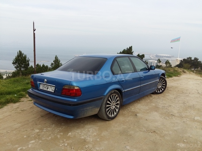 BMW 730 2000, 300,000 km - 3.0 л - Bakı