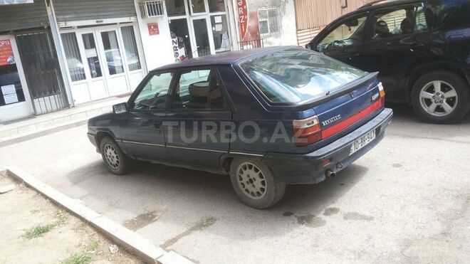 Renault  1993, 330,000 km - 1.4 l - Xırdalan
