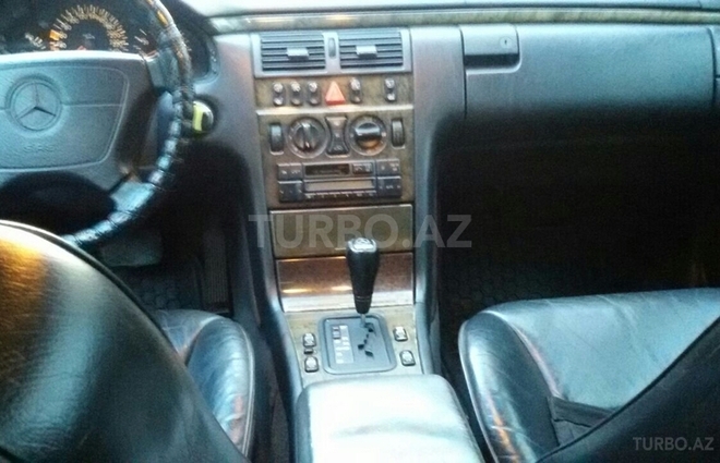 Mercedes E 280 1996, 350,000 km - 2.8 l - Sumqayıt