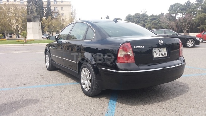 Volkswagen Passat 2003, 120,000 km - 1.8 l - Sumqayıt
