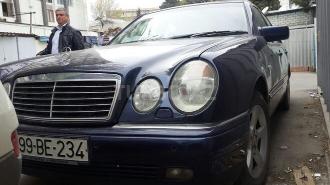 Mercedes E 240 1998, 180,000 km - 2.4 л - Bakı