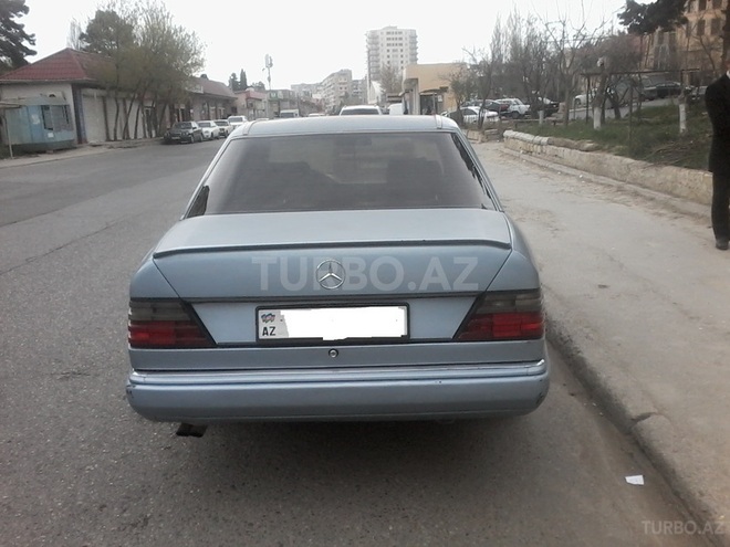 Mercedes E 230 1991, 253,000 km - 2.3 l - Bakı