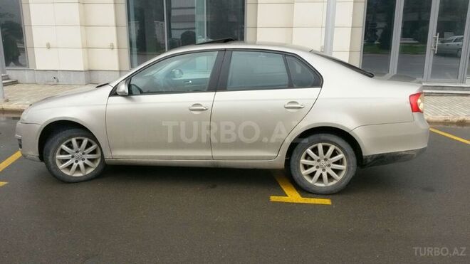 Volkswagen Jetta 2009, 100,000 km - 1.6 l - Bakı