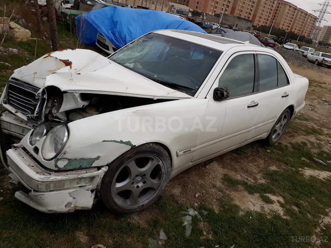 Mercedes E 320 1997, 343,260 km - 2.4 l - Bakı