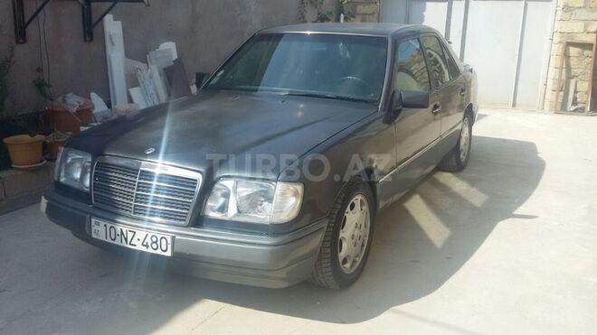 Mercedes E 420 1994, 393,000 km - 4.2 l - Bakı