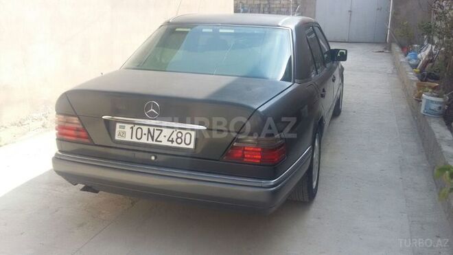Mercedes E 420 1994, 393,000 km - 4.2 l - Bakı