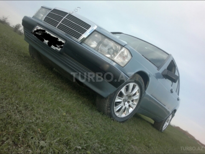 Mercedes 190 1990, 348,009 km - 2.0 l - Qusar