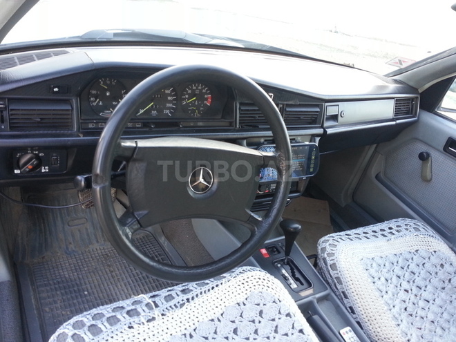 Mercedes 190 1990, 348,009 km - 2.0 l - Qusar