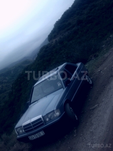 Mercedes 190 1990, 348,009 km - 2.0 l - Qusar