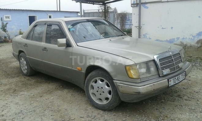 Mercedes E 250 1992, 350,000 km - 2.5 l - Salyan