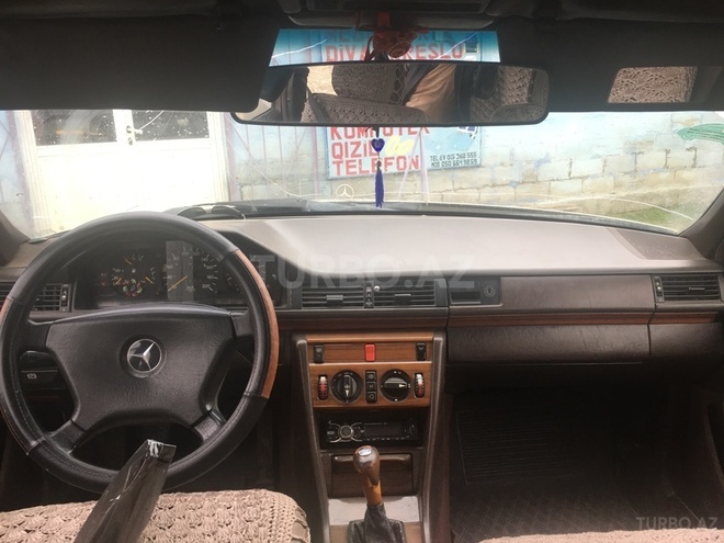 Mercedes E 250 1992, 350,000 km - 2.5 l - Salyan