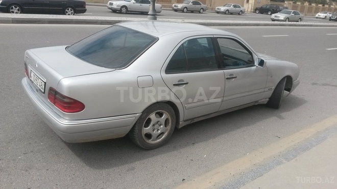 Mercedes E 240 1998, 268,000 km - 2.4 л - Bakı