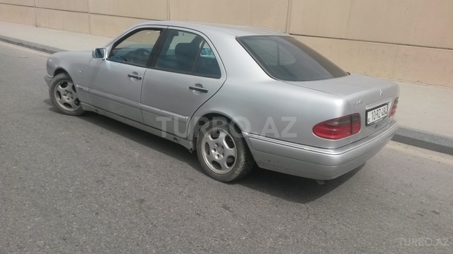 Mercedes E 240 1998, 268,000 km - 2.4 л - Bakı