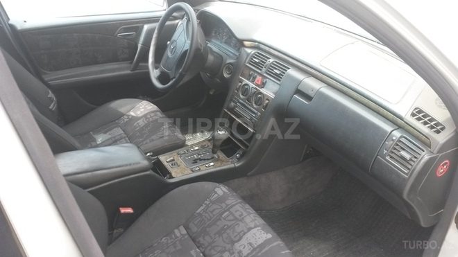 Mercedes E 240 1998, 268,000 km - 2.4 л - Bakı